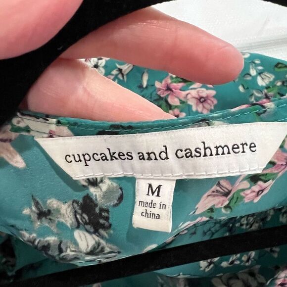 Cupcakes‎ and Cashmere Nadette Turquoise Pink Floral V Neck Blouse - Picture 3 of 8
